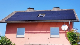 10,5kWp Aufdachleistung, 12kWh Stromspeicher mit Notstromumschaltung